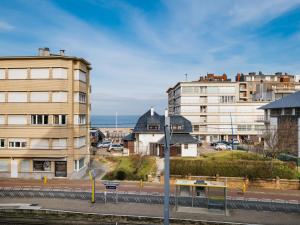 Apartment in St Idesbald near the Sea