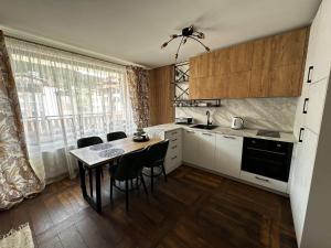 Апартамент НИА