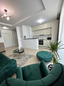 LAKE ON PREMIUM PARCARE Mamaia