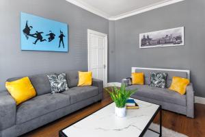 Crawford Avenue Retreat