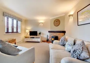 Lion Cottage - Docking