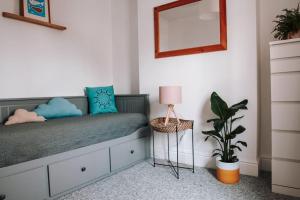 Albion Cottage central Falmouth with parking and 10 minutes to the beach