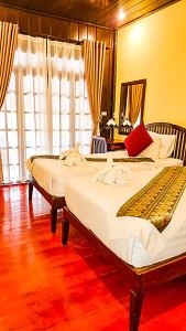 Ban Lakkham River View