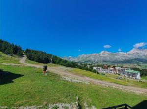 Appartements La joue du loup, T3 acces direct aux pistes. : photos des chambres