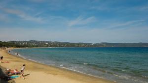 Rez de jardin à 100m de la mer