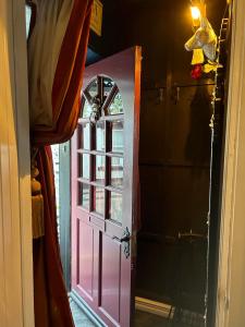 8 Opera Suites, Llangollen