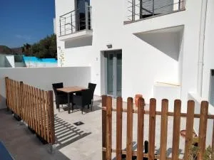 Apartamento con terraza y piscina comunitaria - Las Hortichuelas Bajas