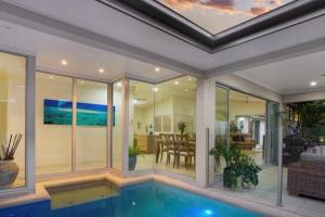 Tropical Villa Hideaway