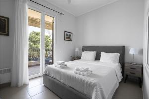 Hanioti Seabird by Luxlikehome