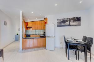 Wonderful apartment with a Sea view, WiFi, Pool