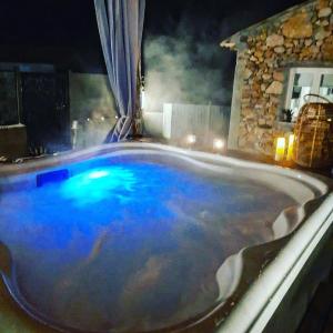 Maison romantique jacuzzi privé braséro vue