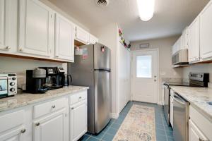 Oak Island Home with Spacious Backyard and Porch