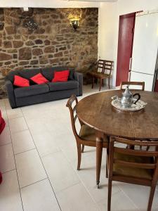 Appartements GITE INDEPENDANT en duplex proche mer COTE DE GRANIT ROSE : photos des chambres