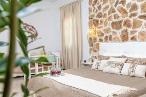 GOLDEN COAST NAXOS