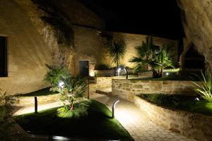 Appartements La falaise perdue : Suite troglodyte grandiose : photos des chambres