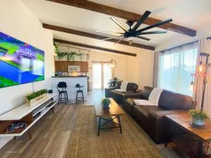 Peaceful, 3BR+King Home W/BBQ, Fire Pit & Huge TV! - Wellton