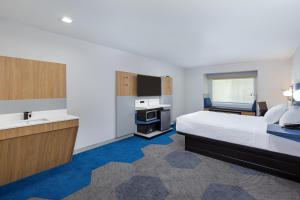 Queen Suite - Non-Smoking room in Microtel Inn & Suites by Wyndham Manchester