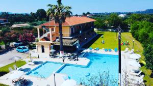Banos Apartments and swimming pool