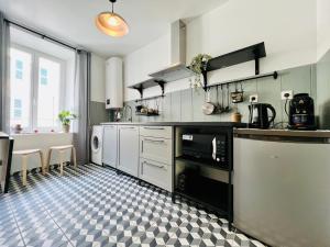 Appartements DnN - Retro 1BR center w/Netflix, wifi and parking : photos des chambres