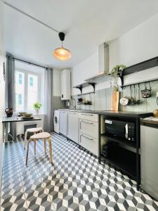 Appartements DnN - Retro 1BR center w/Netflix, wifi and parking : photos des chambres