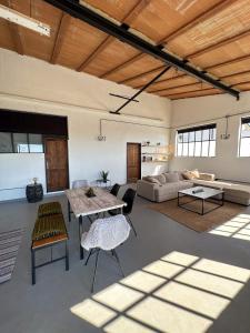 The BLACK HOUSE - Modern holiday home with garden,1500m from beach