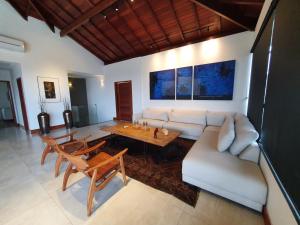 Casa 05 Monte Boa Vista - Casa de Luxo na Serra com Sauna e 4 Suítes