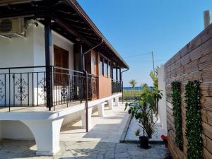 OASIS BEACH HOUSE