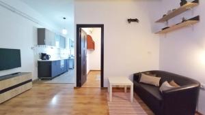 Black and White House