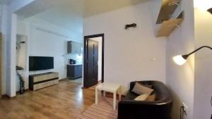 Black and White House