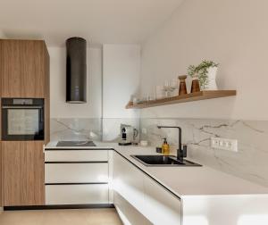 Modern Mediterranean Luxury Apartment