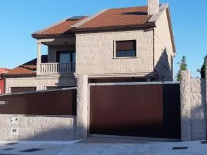 CASA MODERNA EN VILAGARCIA - 维拉加尔西亚·德·阿劳萨