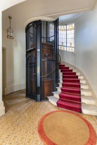 Luxury Living in Passy