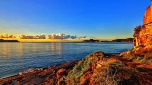 Beachcomber - Waterfront Umina Beach Wifi