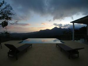 Casa Moderna con Piscina Climatizada Altos del María