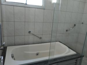 1406 AP 2 Quartos Shopping, Banheira de Hidro privativa , bebidas liberadas no parque aquático, internet no ap, proximo ao shopping singapura