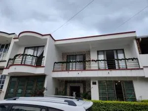 Elegante, hermoso y equipado - Quebradanegra