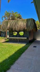 Straw Hat Surf Hostel & Bar