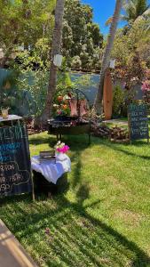 Straw Hat Surf Hostel & Bar