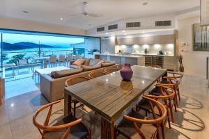 North Cape 5 on Hamilton Island by HIHA