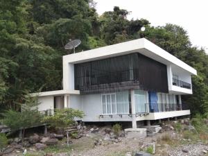 Tiara Bunga Hotel & Villa