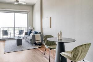 Downtown 1br w gym wd pool nr Capitol ATX-75