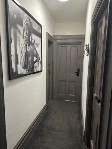 Green Corner Villa - Cosy Luxury in Central Torquay with Free Parking & EV