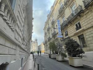 Hotels Hotel de La Comedie : photos des chambres