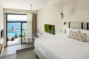 akrotiri olympus luxury suites