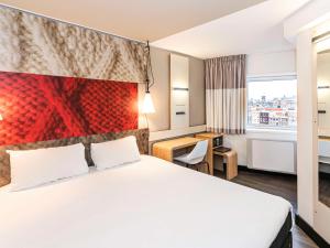 Small Double Room room in ibis Amsterdam Centre