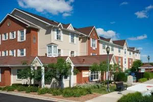 底特律诺维万豪广场套房酒店 - 威克瑟姆