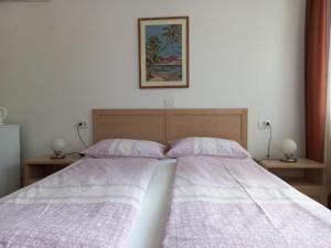 Double Room with Balcony and Sea View room in Apartments & Rooms Karmen