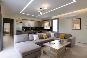 Tsatos Luxury Residence