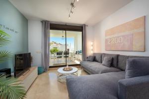 2149-Amazing groundfloor 3 bedrooms on golf, pools