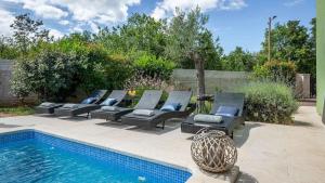 Beautiful poolside villa in Rakalj